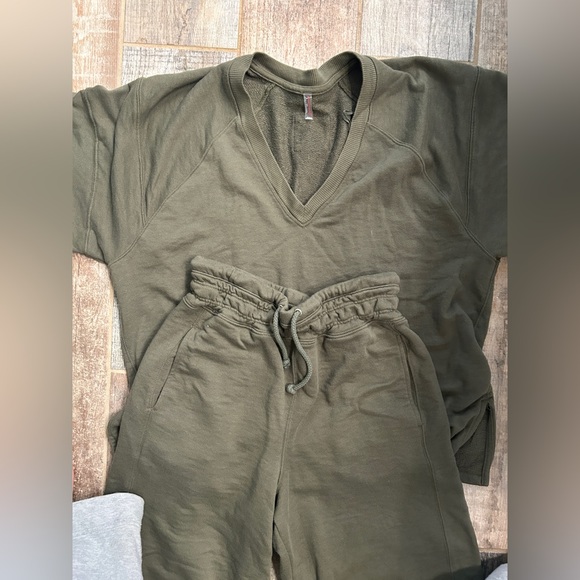 FP Movement x Free People Women's On the Run Set Olive Green Size Medium - Picture 5 of 14